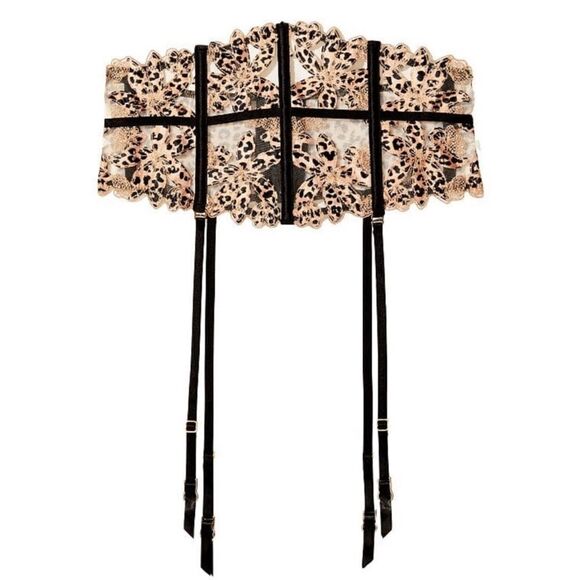 Victoria’s Secret Bundle of 5 Shine Strap , Starstruck Skirt garter Belt M/L - Picture 7 of 13